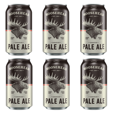 Laden Sie das Bild in den Galerie-Viewer, Moosehead Pale Ale 355 ml Dose. Das Moosehead Pale Ale ist ein geschmacklich weiches Ale 5,0 % Alkohol. Es ist ein geschmacklich eher weiches Ale mit einem bemerkenswert reinen Abgang und nur den besten original kanadischen Zutaten.